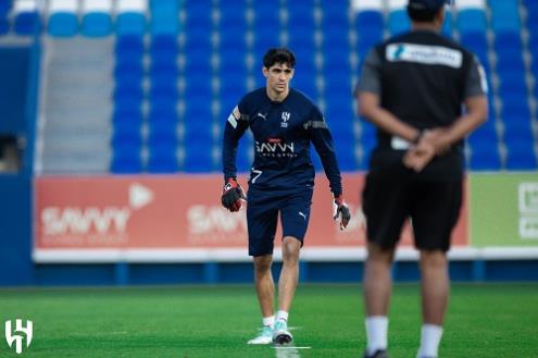 بعد تعافيه من الإصابة.. عودة بونو لتدريبات الهلال